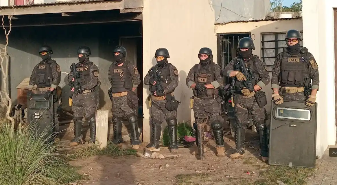 En una finca. Del barrio San Martín, se desarrolló uno de los operativos policiales