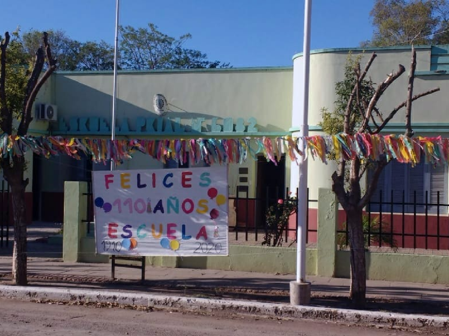 Colonia Bicha: aulas vacías, pero espíritu festivo