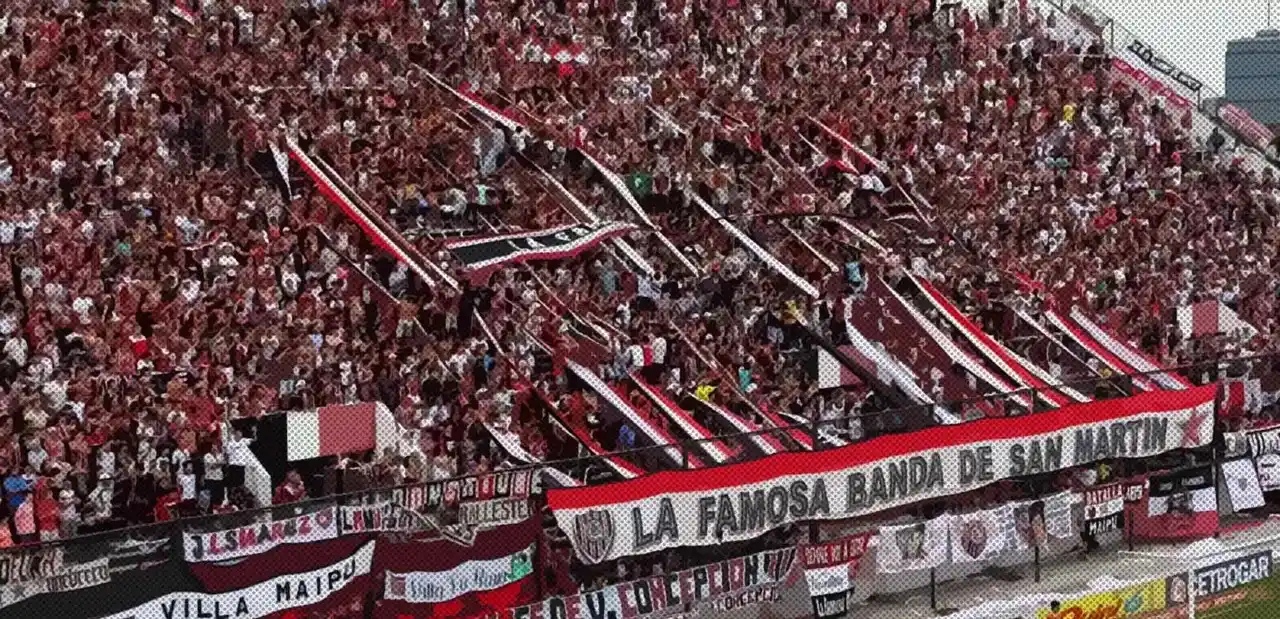 La hinchada de Chacarita, una de las más pesadas del fútbol argentino