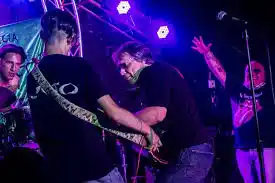 "No lo voté": La insólita versión de "Ji Ji Ji" de Los Redondos que tocó la banda Viejos Maderos