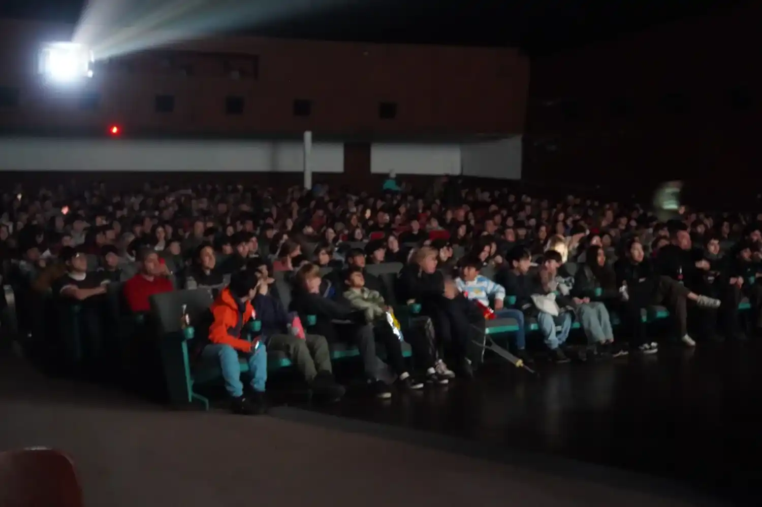 Éxito total en Necochea, el preestreno de SpiderMan colmó el Cine como hacía tiempo no se veía