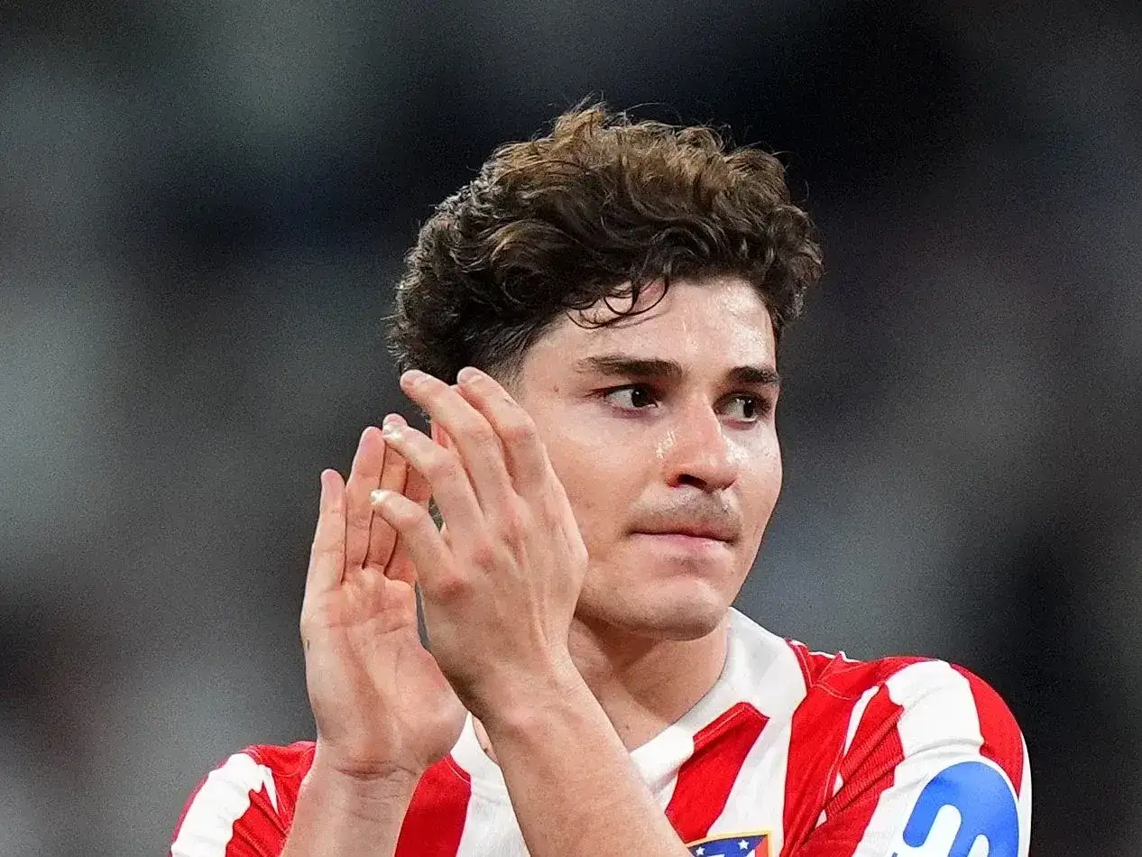 El Atlético endureció su postura por Julián Álvarez: “Hay un 0% de probabilidades de venderlo al Barça”