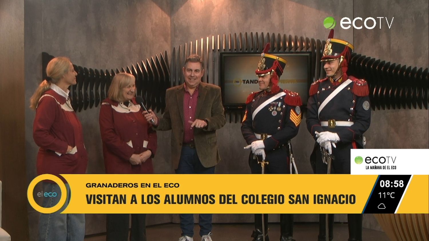 Integrantes del Regimiento de Granaderos a Caballo visitaron El Eco