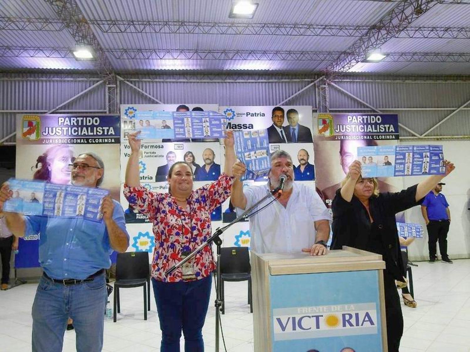 En el acto del día de la Lealtad, Mayans 
calificó a Milei de “chamuyero de primera”