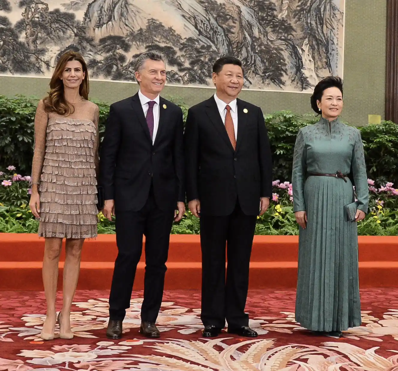 Mauricio Macri llegó a China y mantuvo el primer contacto con Xi Jinping