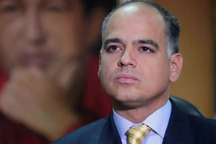 ¿DESCUBRIENDO EL AGUA TIBIA? Andrés Izarra asegura que el madurismo pretende “perpetuarse en el poder”
