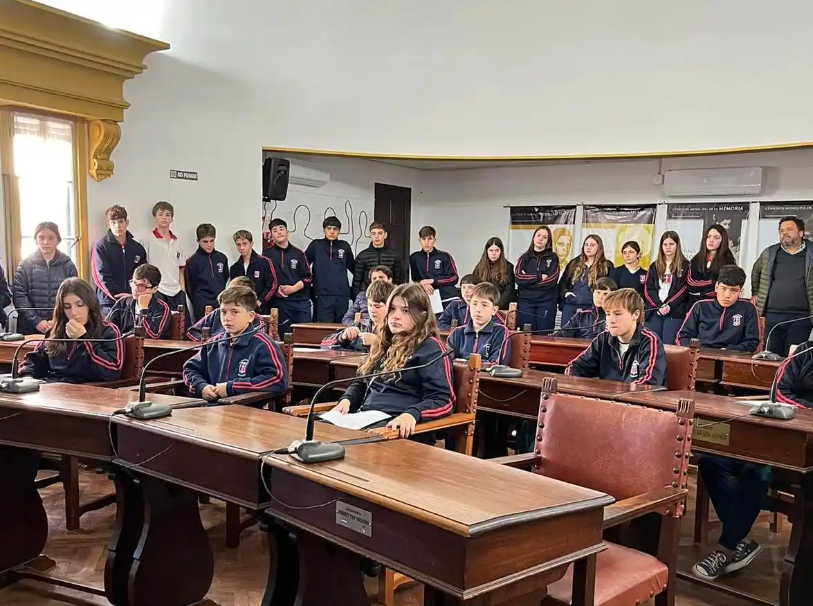 Alumnos del Instituto Corazón de María visitaron el Concejo Deliberante