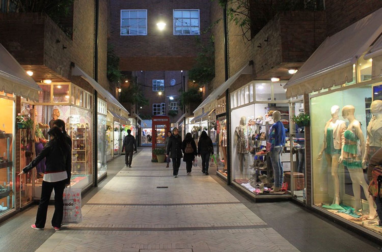 Para los comercios del centro, las ventas del Día del Padre fueron mejor de lo que se esperaba