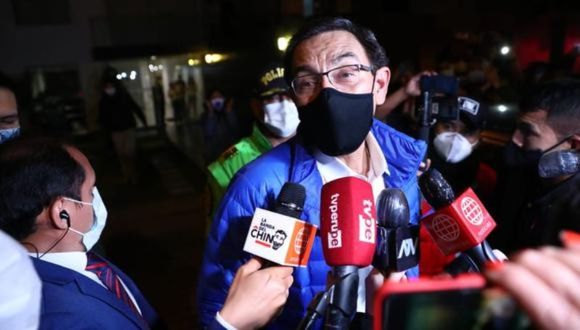 TENSIÓN en Perú: Vizcarra cuestiona legitimidad del gobierno y llama a protestas