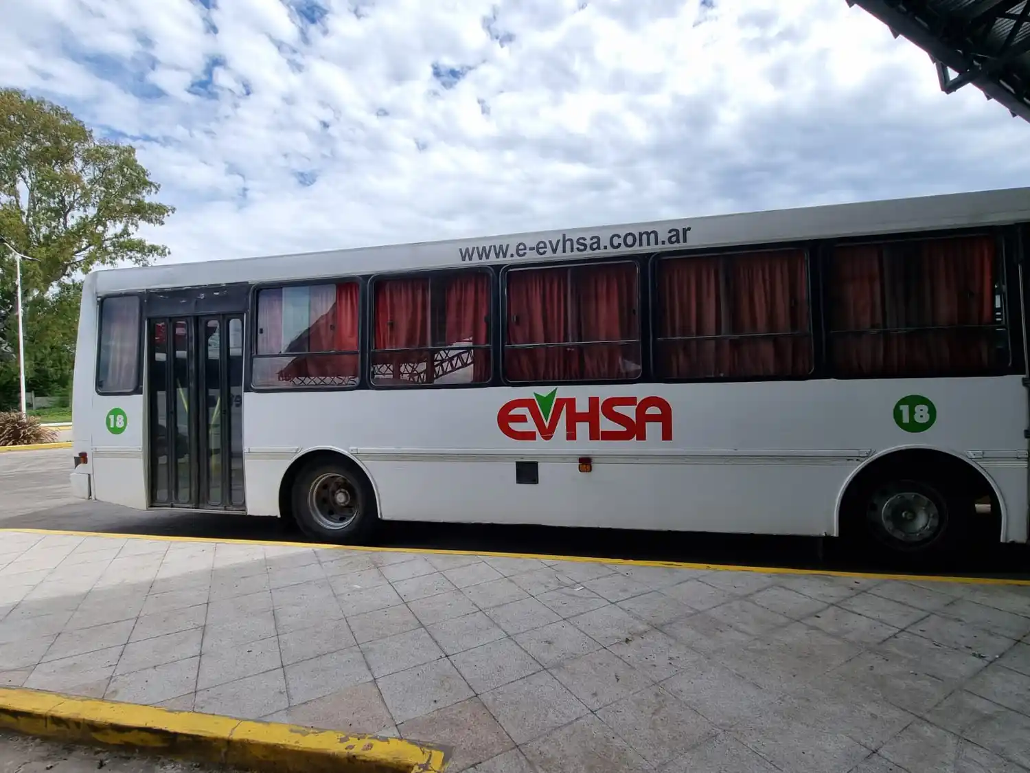 No hay servicio desde y hacia las localidades.