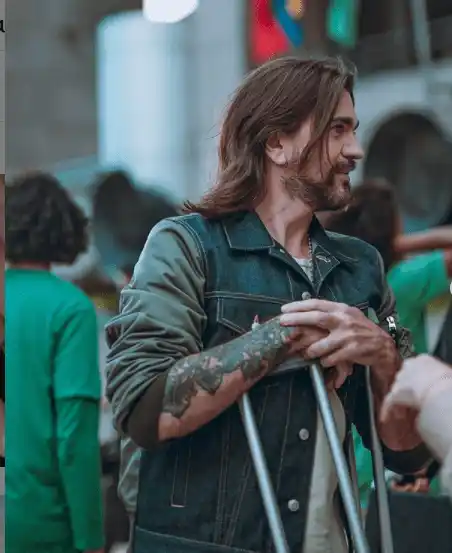 Fotos como esta en su Instagram alertaron a los fanáticos de Juanes. 