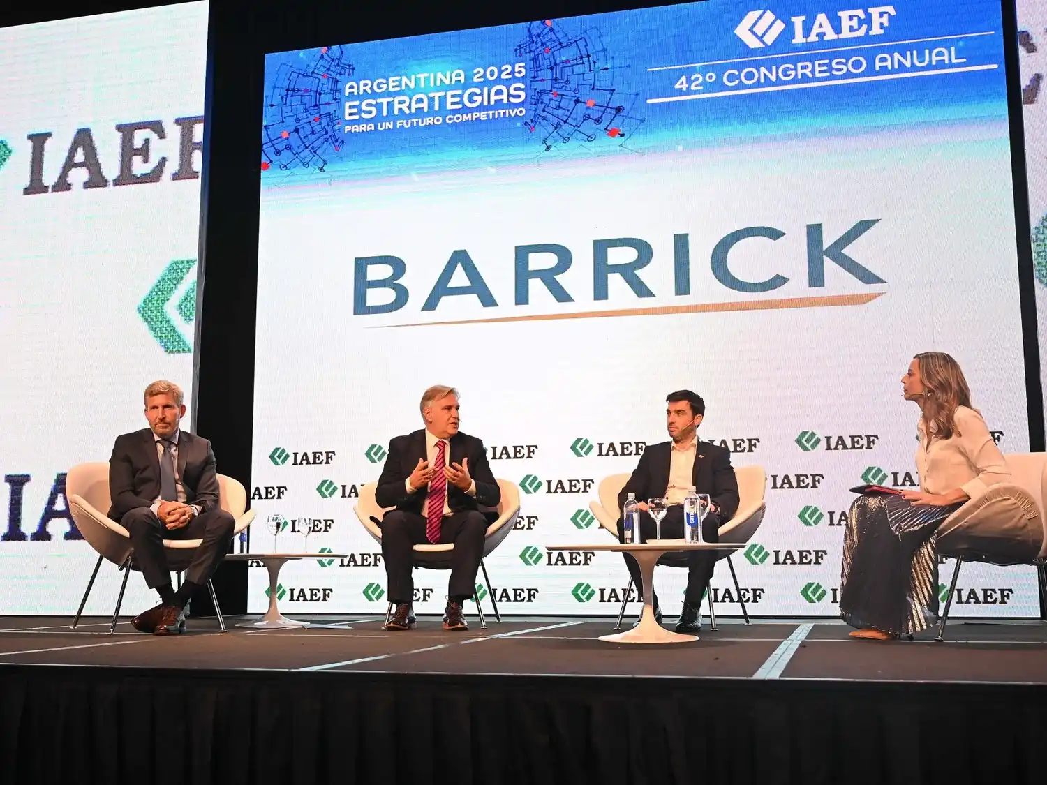 Frigerio planteó la desregulación tributaria y reformas laborales como estrategias para la competitividad