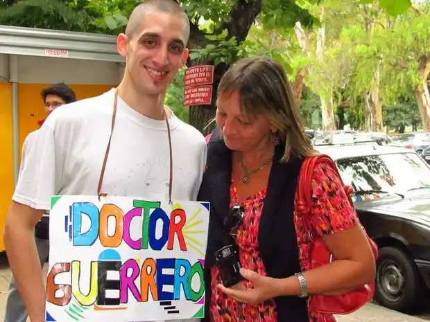 “Le rogué al ladrón que no disparara”, dijo la novia del médico entrerriano asesinado