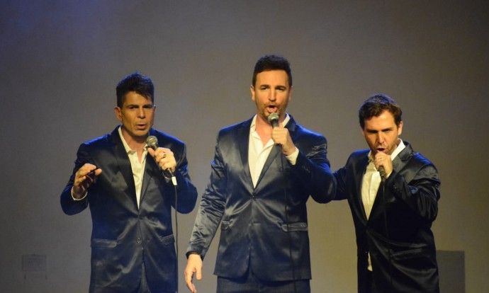 Héroe Lírico Pop regresa a Tres Arroyos e invita a ayudar a la Escuela 502