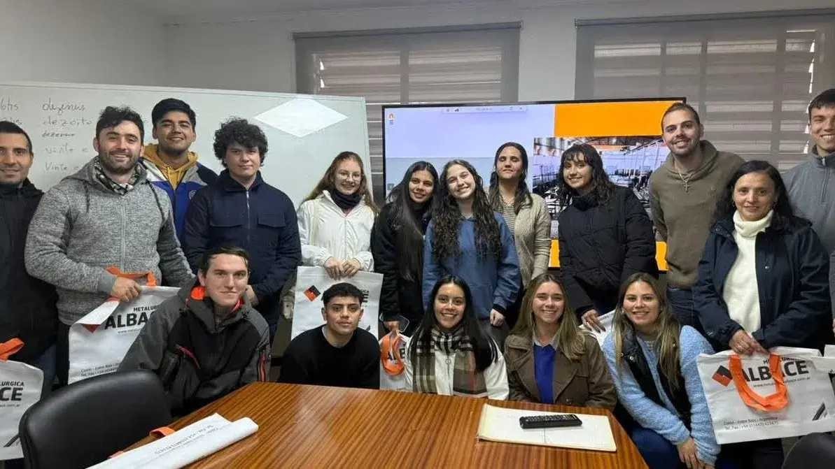 Estudiantes de Ingeniería Industrial recorrieron plantas metalúrgicas de Entre Ríos