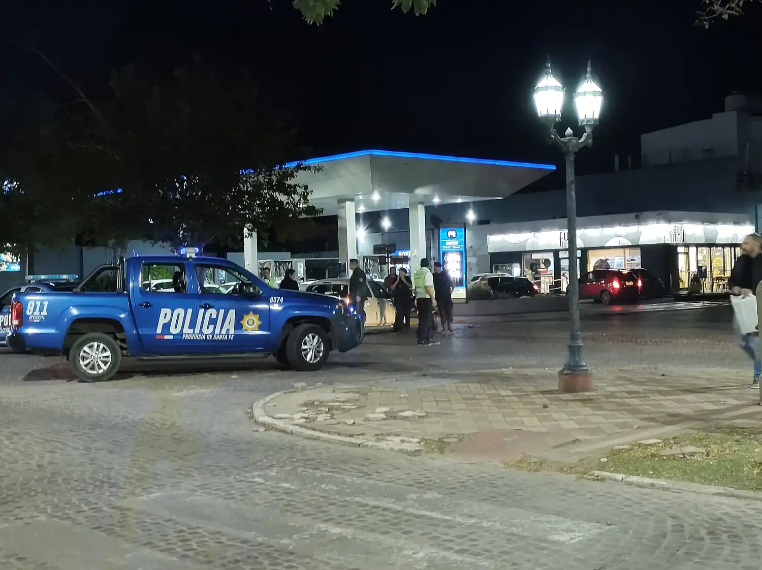 accidente de tránsito rafaela bv roca y arenales patrullero policia noche - 2