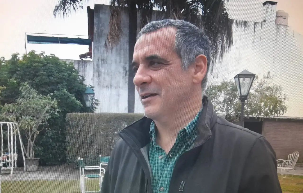 R. Elizalde: mejoras de la cancha de Squash del Club Social