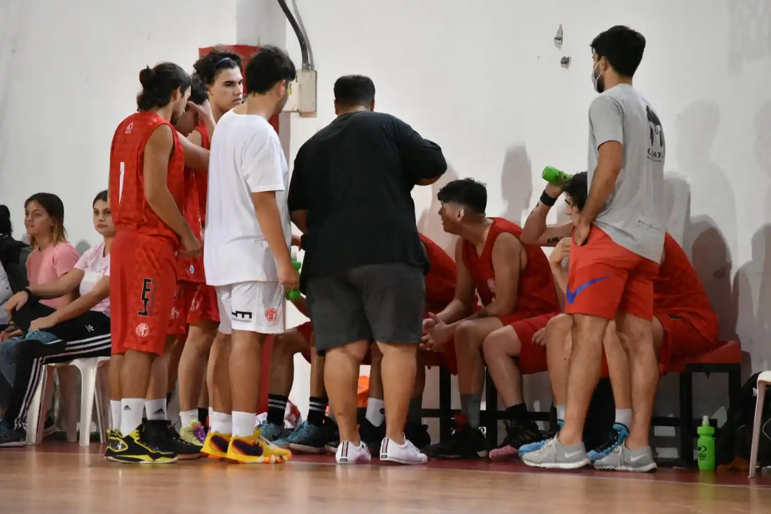 Provincial U19: en Pergamino, Gimnasia bombardeó a Mitre, que todavía no pudo ganar