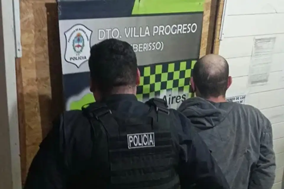 Un hombre atacó a un perro a mordiscos y lo mató tras ahorcarlo