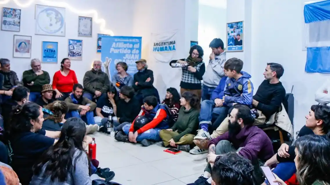 Desde Tandil, Patria Grande impulsa la campaña con Taiana y Grabois para "ponerle un freno a Milei"