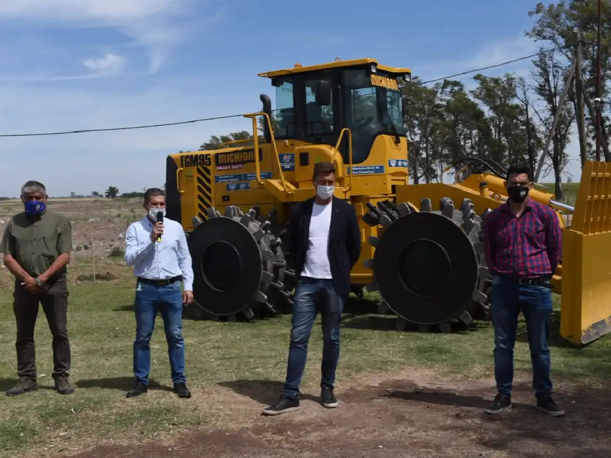   Para evitar la tercerización, el municipio suma una topadora al relleno sanitario 