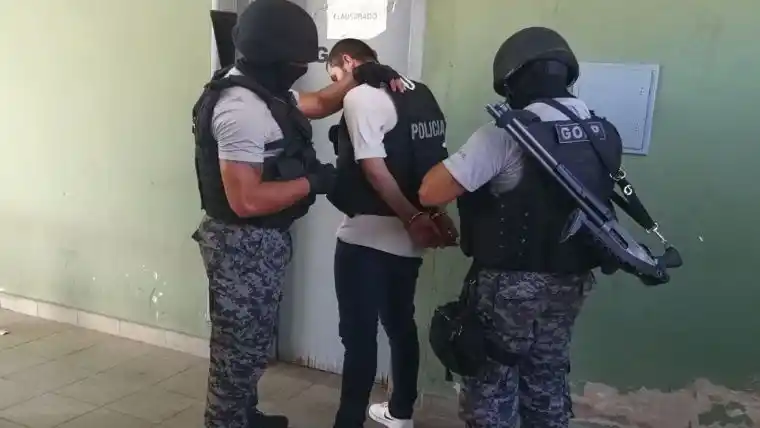 Alan Funes se presenta en Tribunales