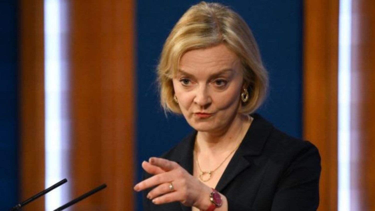 SOLO SEIS SEMANAS EN EL CARGO: dimite la primera ministra británica Liz Truss