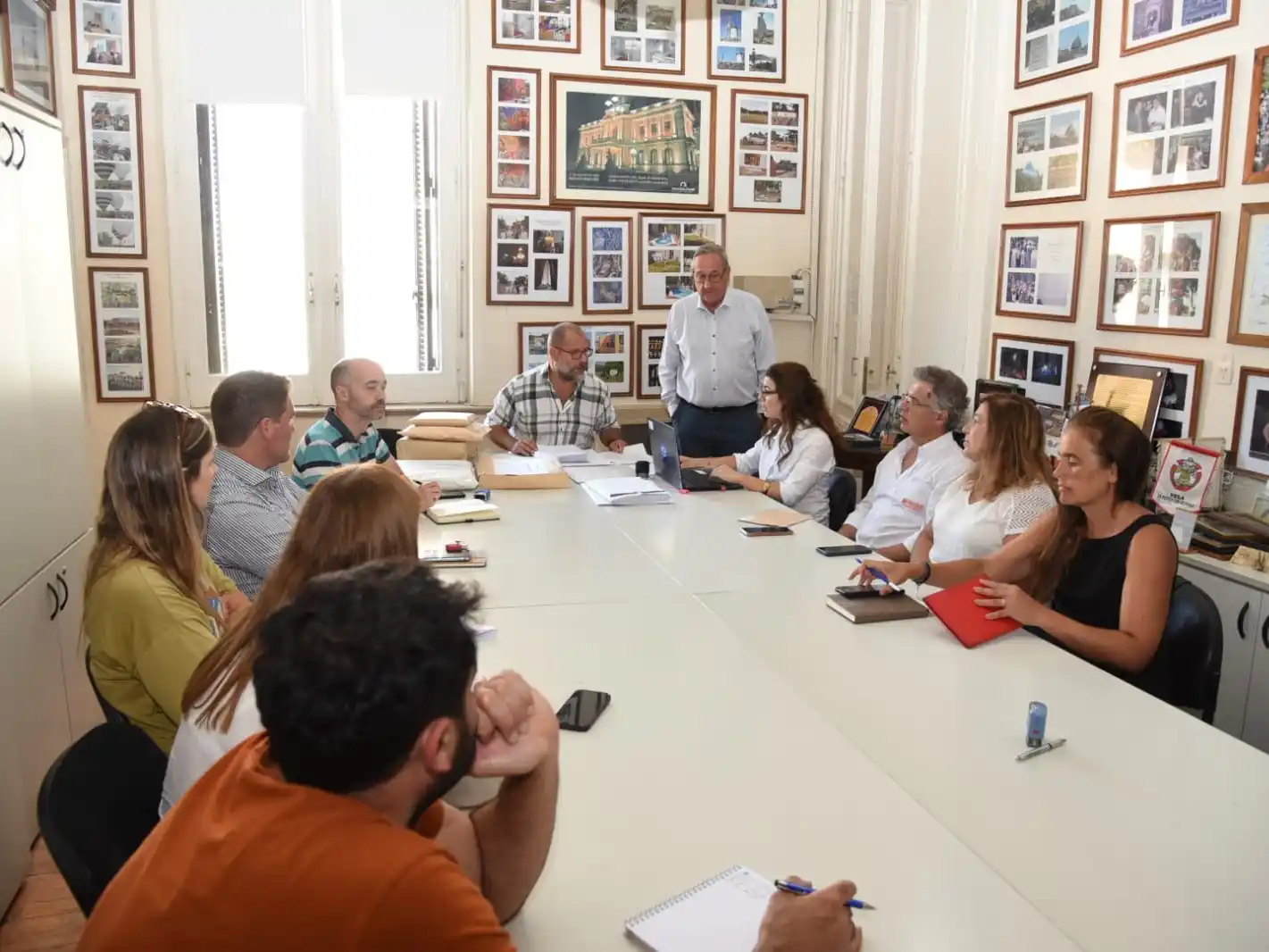 La comisión de preadjudicación deberá analizar toda la documentación presentada para continuar con los pasos administrativos para la adjudicación.