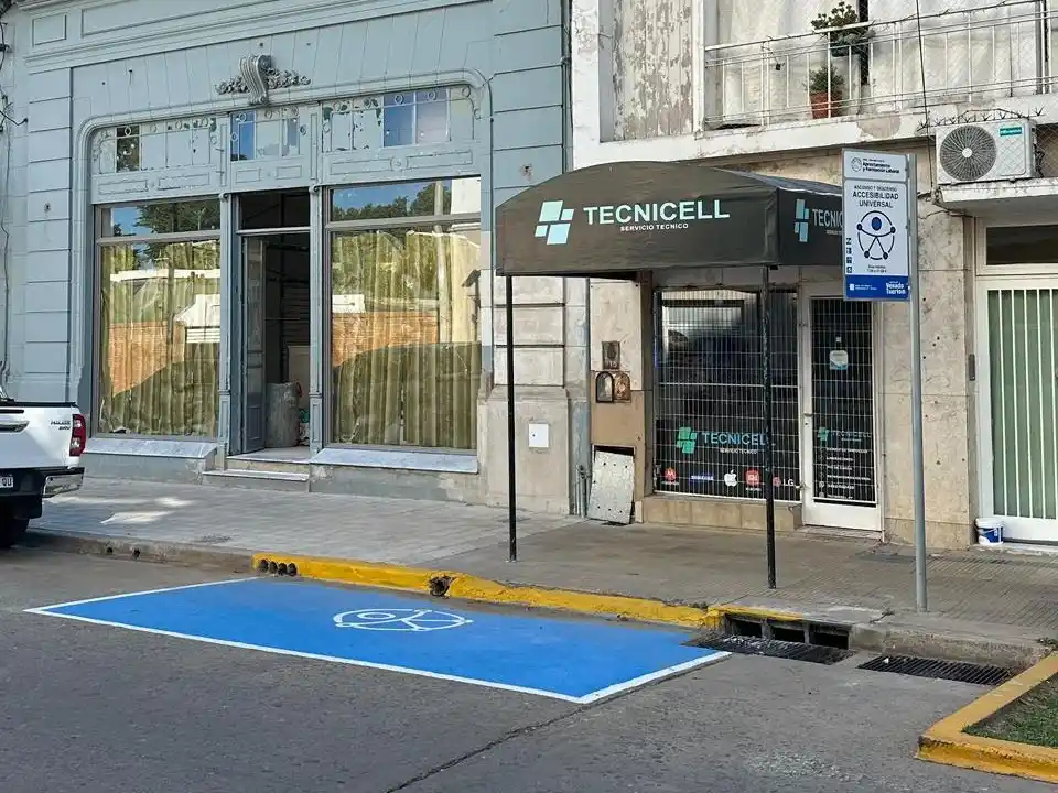Estacionamiento exclusivo para personas con discapacidad.