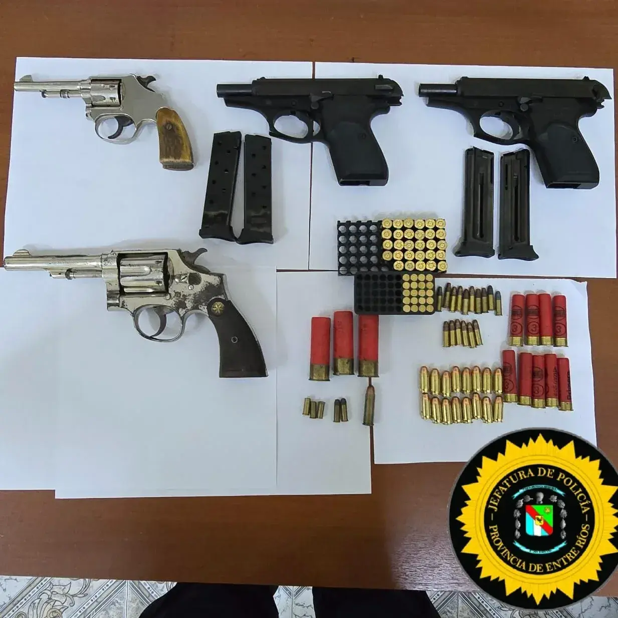 Allanamientos conjuntos permitieron secuestrar armas, municiones y vehículos en Concordia