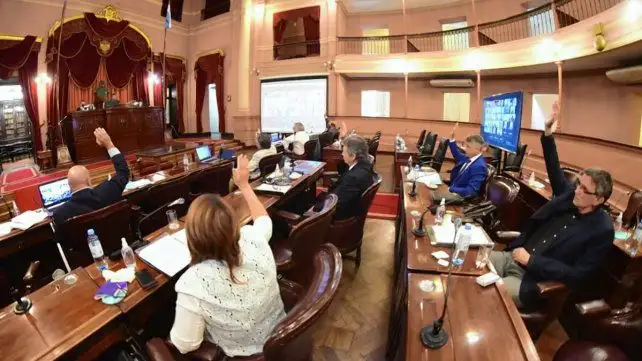 Diputados dará quórum e interpelarán a Velázquez 