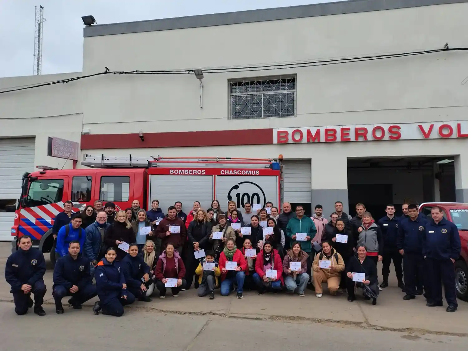 Más de 150 vecinos se capacitaron en RCP y uso de DEA en una jornada organizada por el Cuartel de Bomberos