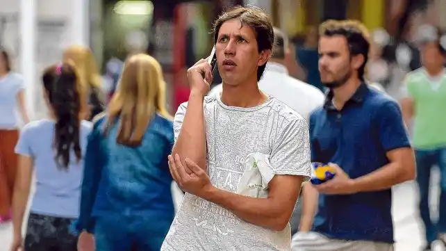 Rosario es una de las tres ciudades donde más se usa el celular