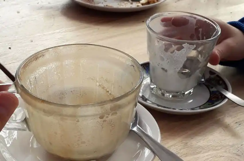 Invitó a comer a un chico que vendía en la calle y comenzó una cadena de solidaridad