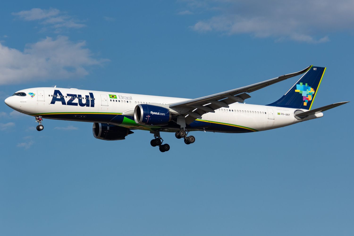 Azul continúa posponiendo el reinicio de las operaciones entre Campinas y Orlando