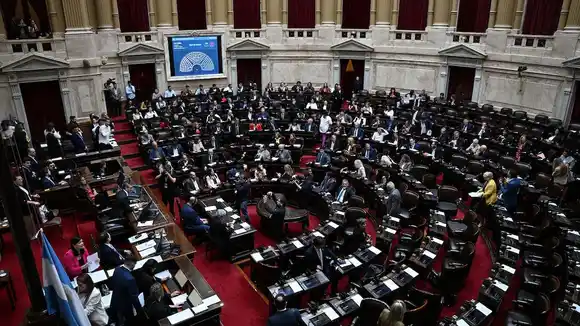 Diputados aprobó el proyecto que busca limitar los DNU de Milei