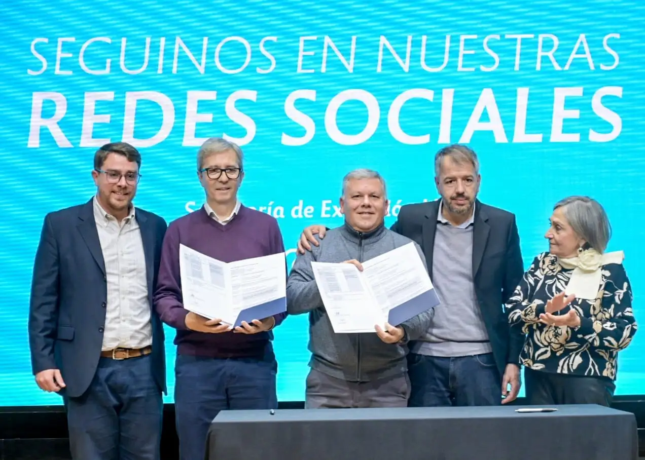 Benedetti y el rector de la UNC firmaron compromiso por Presupuesto Participativo.