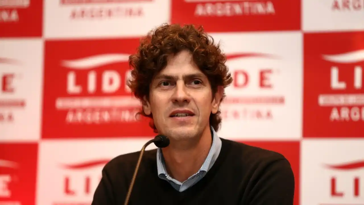 Gobernadores radicales se distanciaron de Lousteau tras su rechazo al DNU