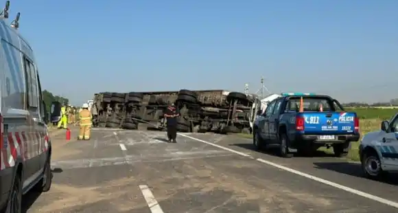 Corte total en la Autovía 19 por el vuelco de un camión: la traza quedó bloqueada