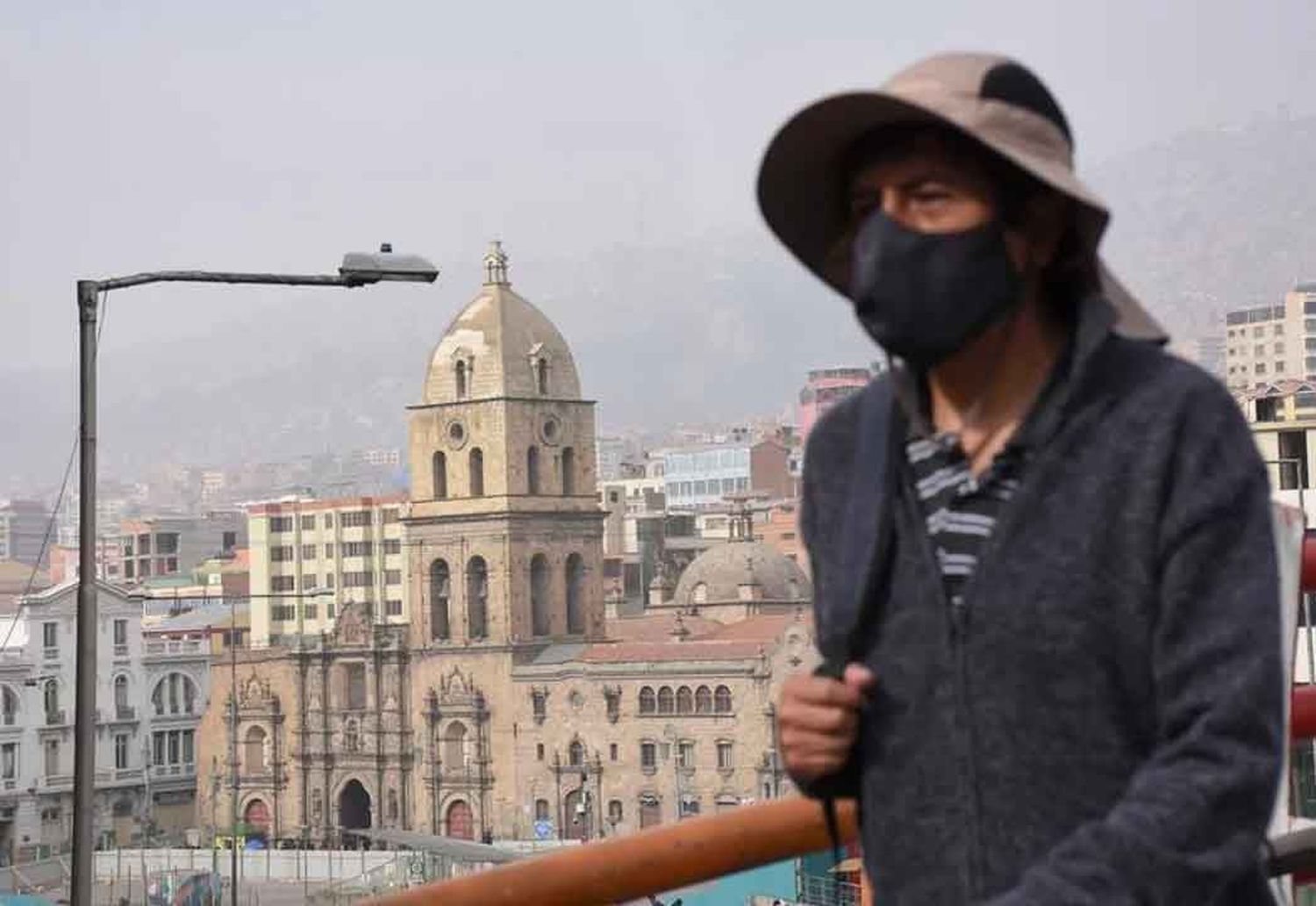 Canadá y España reforzarán la lucha contra los incendios en Bolivia