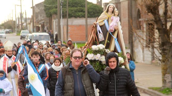 Procesión y misa por Santa María del Carmen