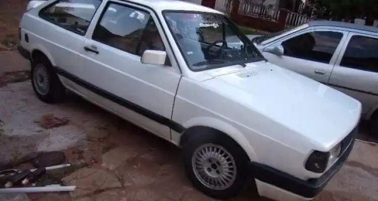 Buscan auto robado