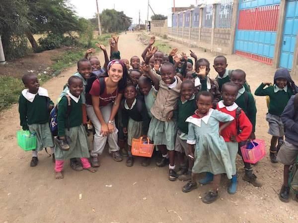 Tiene 19 años y viajó de La Plata a Kenia para ayudar a los chicos más pobres
