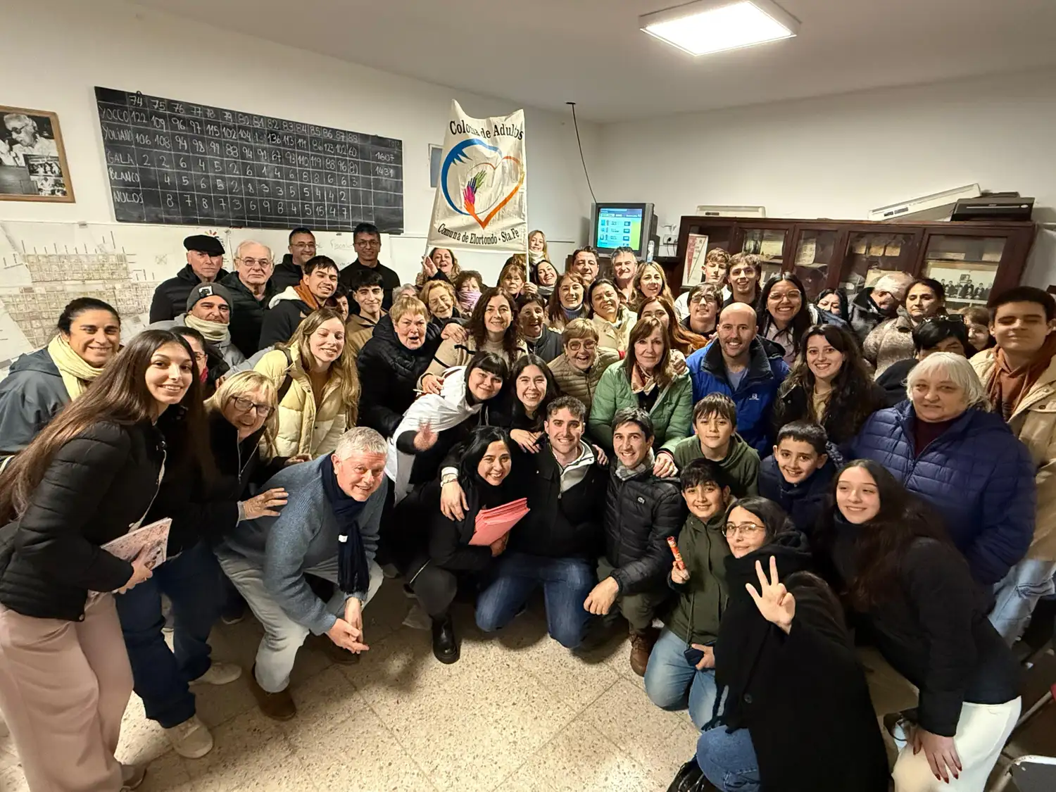 El triunfador celebró el triunfo junto a militantes, familiares y referentes políticos del sur santafesino.