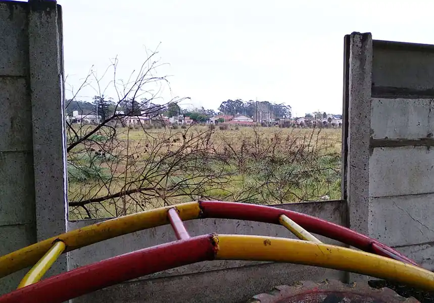 Volvieron a vaciar el Jardín 902 y dañaron parte del edificio