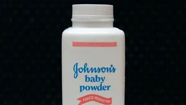Un talco de Johnson & Johnson contribuyó al cáncer de ovarios