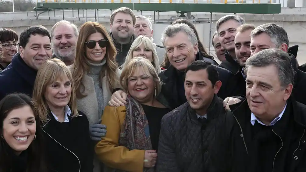 «El Estado y el gobierno al servicio de la gente»