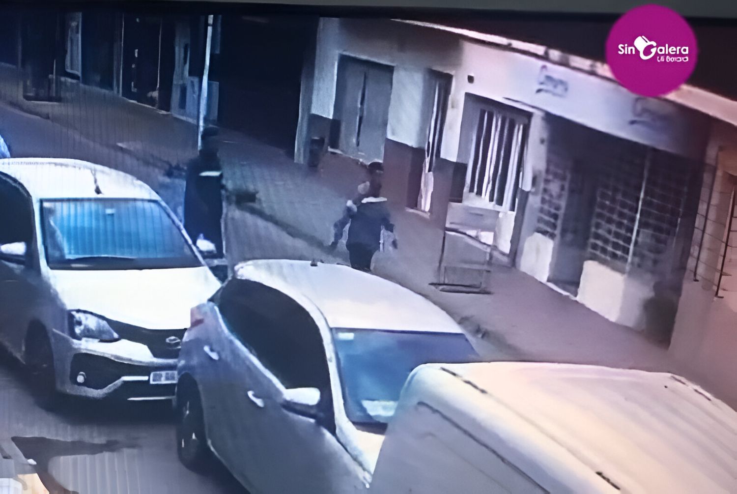 Robo a Marzorati en pleno centro: los videos que muestran a los delincuentes en acción