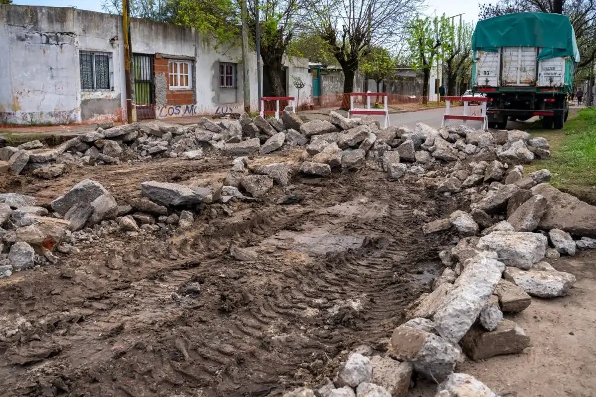 Extendieron la reconstrucción de las bocacalles de España hasta la calle Entre Ríos