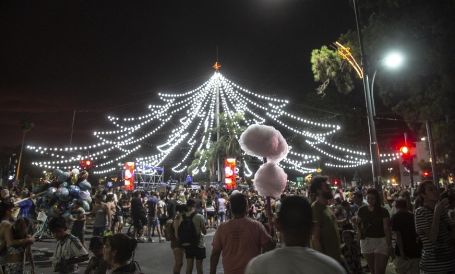 Se realizará el tradicional encendido del árbol de Navidad de Pellegrini y Oroño